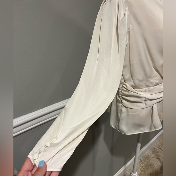 Loft Women's Top - Express Fashion- Satin material. Excellent condition!… - Picture 4 of 7